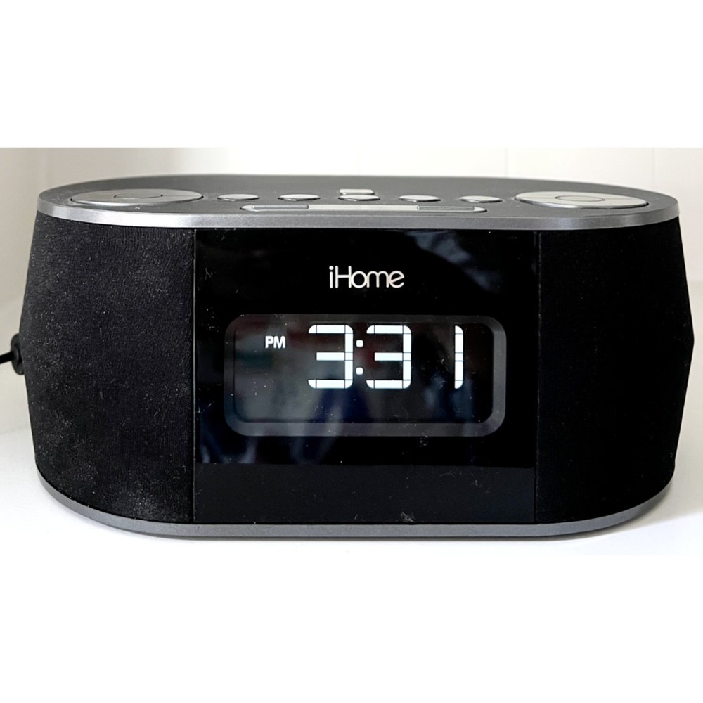 iHome iBT38 Bluetooth USB Charging Speakerphone Stereo Dual Alarm FM Clock Radio